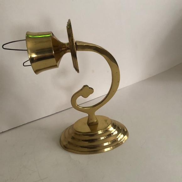 Vintage Brass Sconce with candlestick holder. Ornate Victorian like home decor - Picture 7 of 11